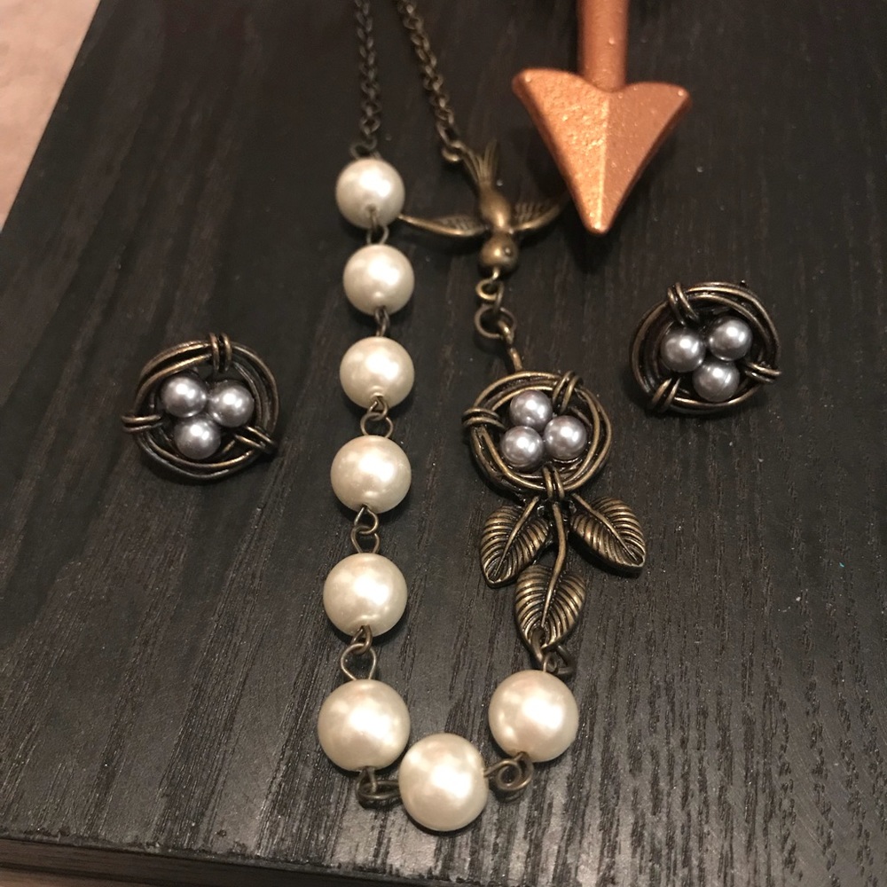 Plunder necklace and earrings